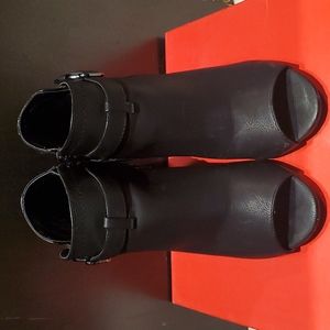 Shooties Booties Guess